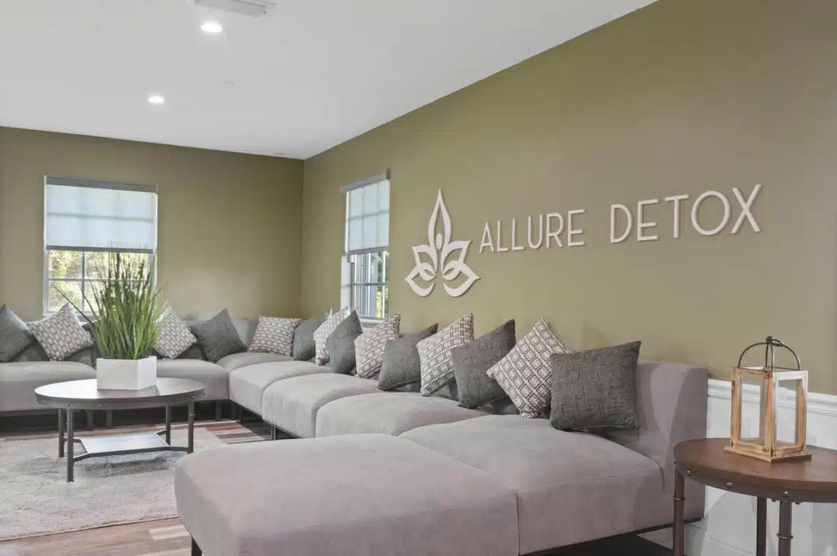 Allure Detox - Thumbnail 2