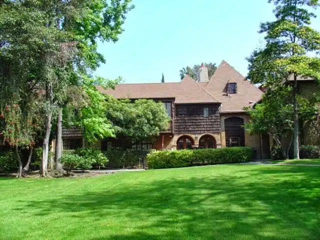 Aurora Las Encinas Hospital - Thumbnail 3