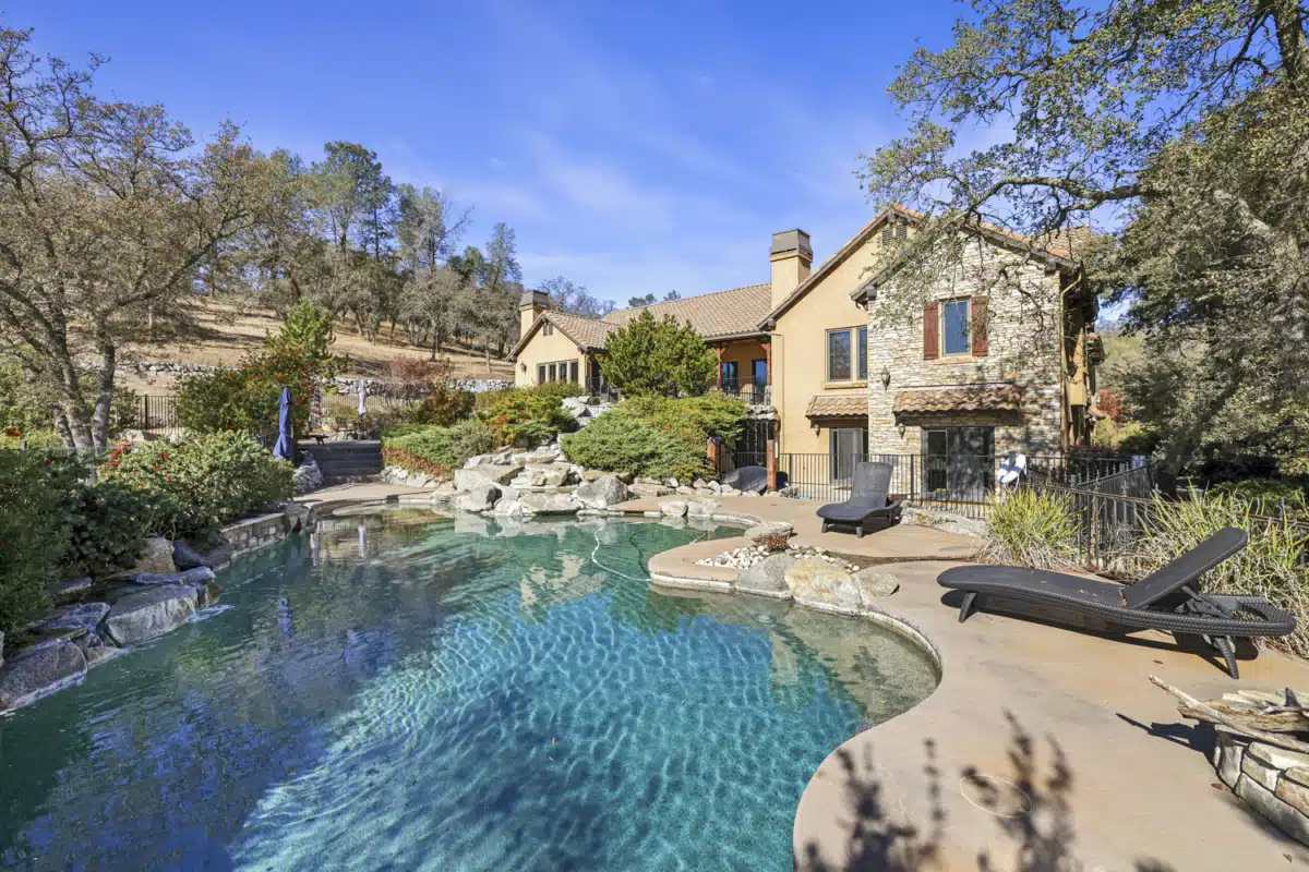 CDT Service Corporation - Thumbnail 4