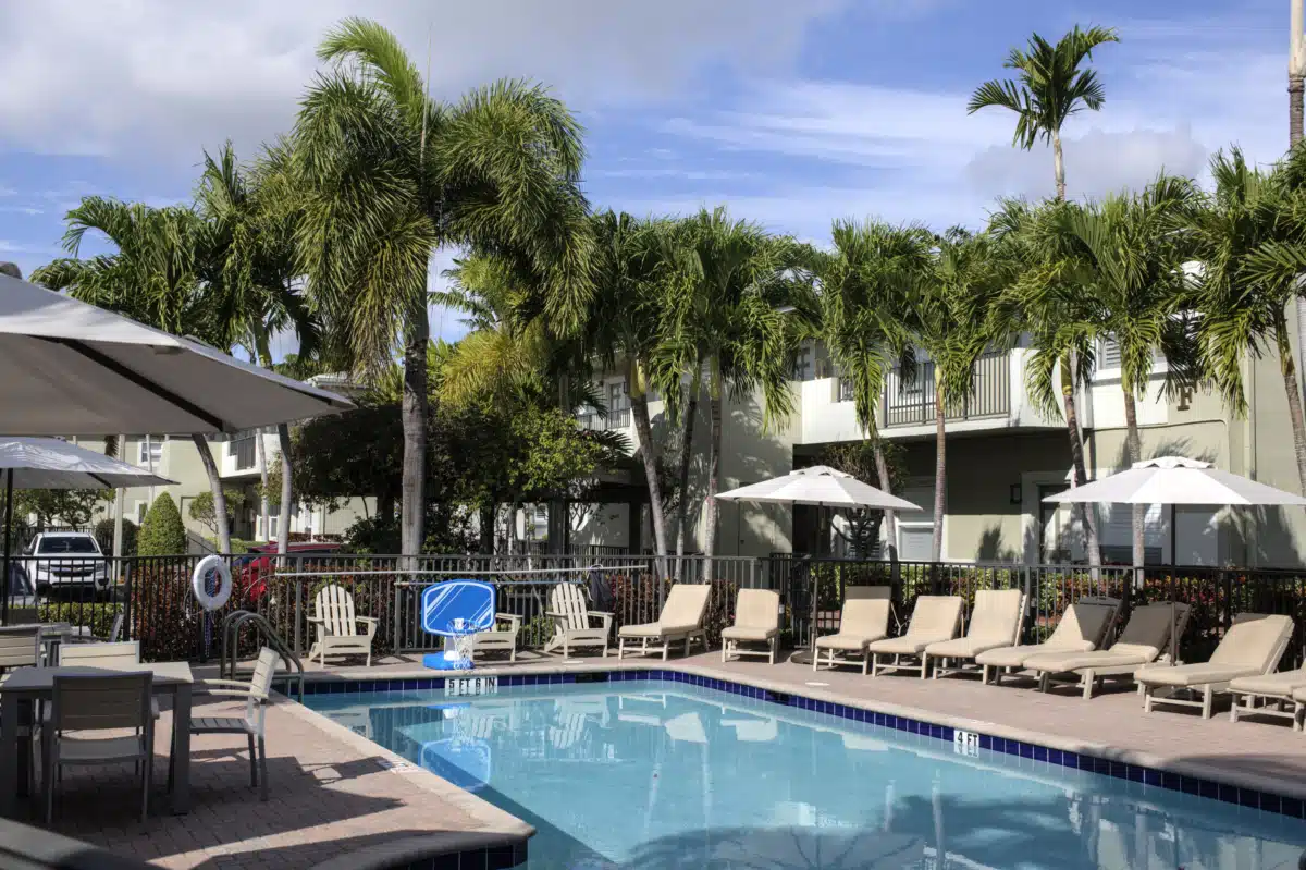 Caron of Florida - Thumbnail 2