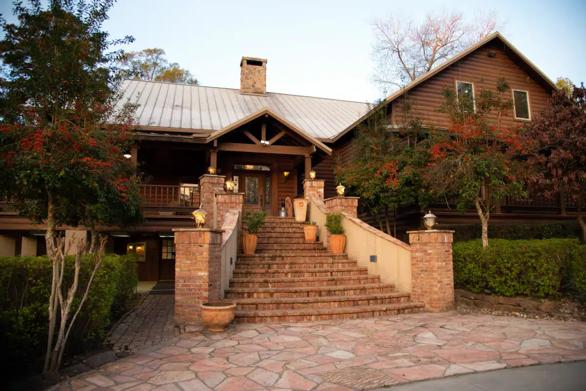 Cypress Lakes Lodge - Thumbnail 4