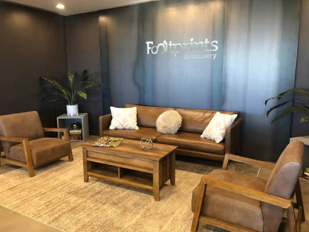 Footprints Recovery IL - Thumbnail 8