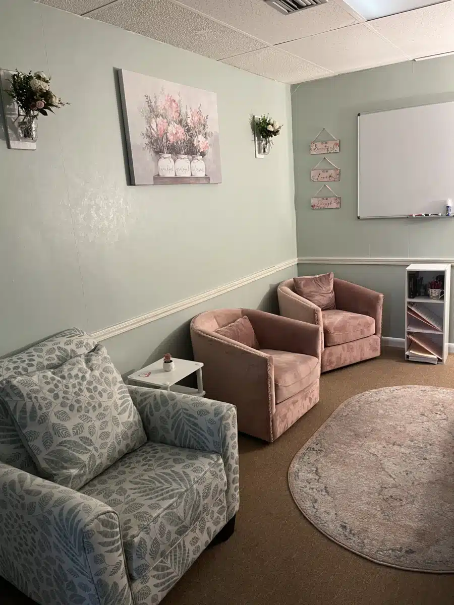 Helping Hands Recovery Center - Thumbnail 3