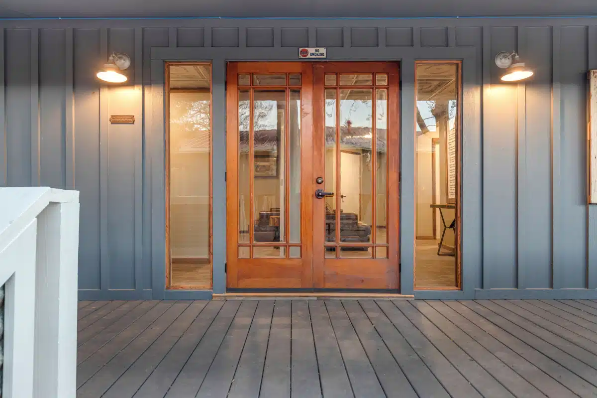 Renewal Lodge by Burning Tree - Thumbnail 8