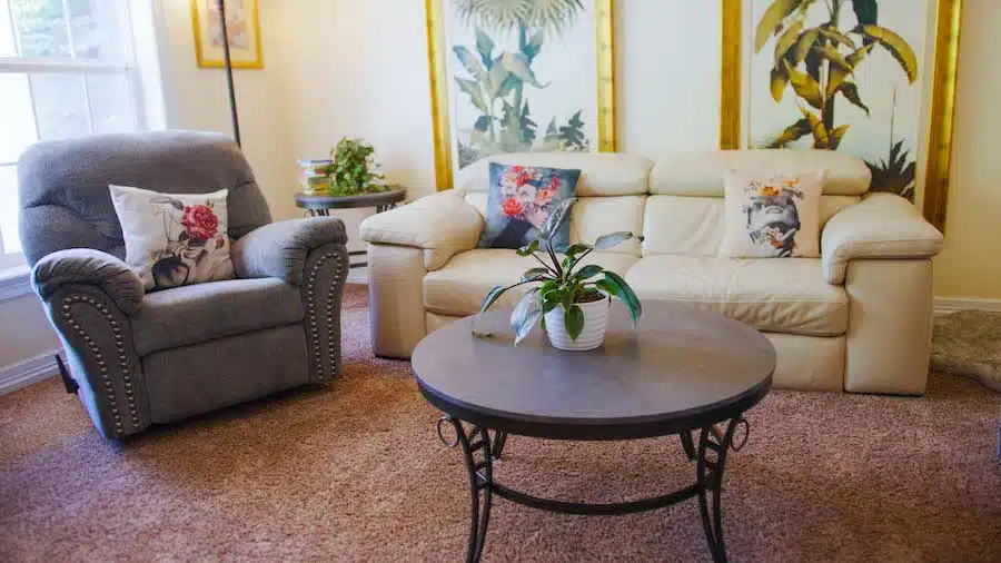 Rose House - Thumbnail 2