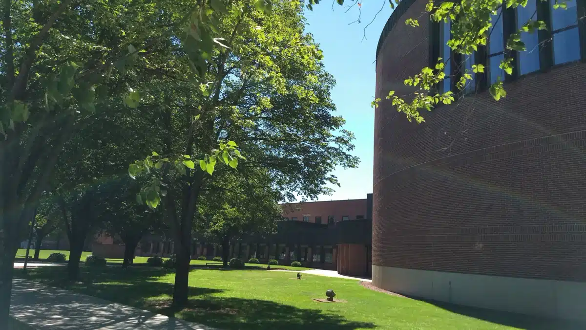 Saint Peters Lutheran Church - Thumbnail 10